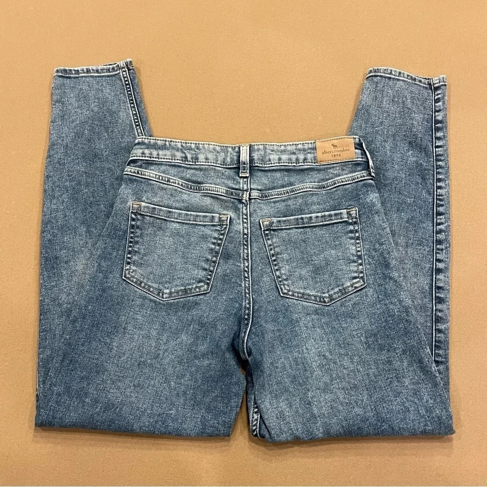 Abercrombie Kids Girl’s High Rise Mini Mom Jeans Size 15/16